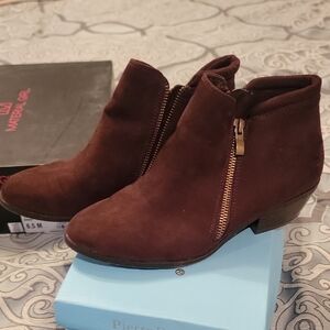 Pierre Dumas Women's Wine Ankle Booties